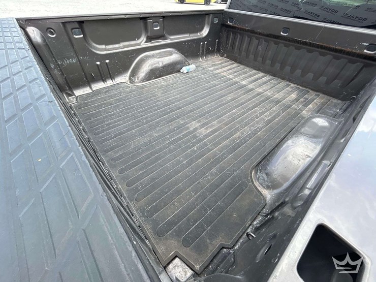 2013-chevrolet-silverado-1500-image-26