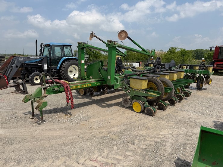 john-deere-7200-image-15