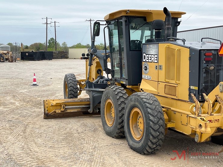 2010-deere-670g-image-5