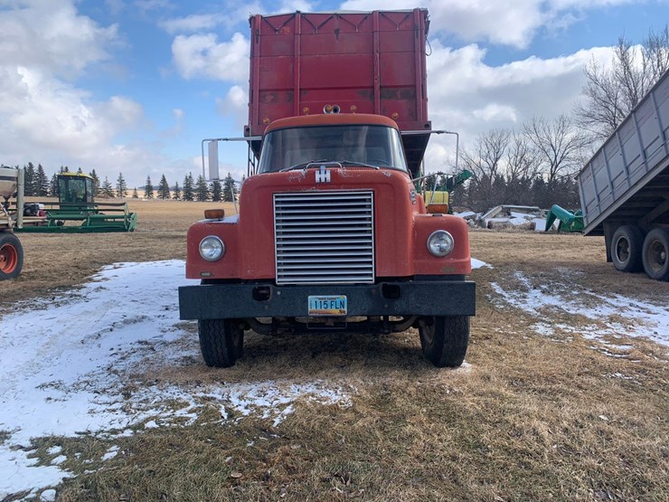 1967-international-190fls-tandem-truck-image-2