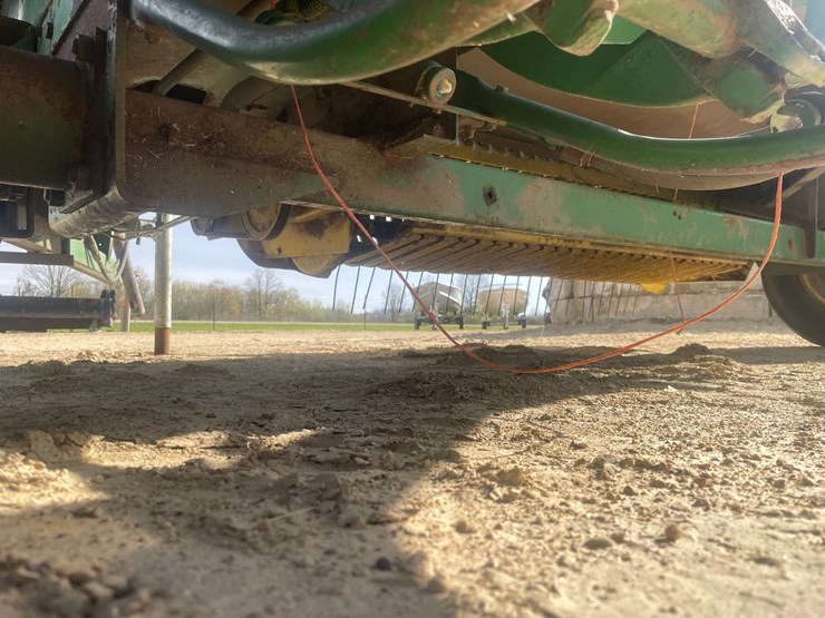 john-deere-337-image-37