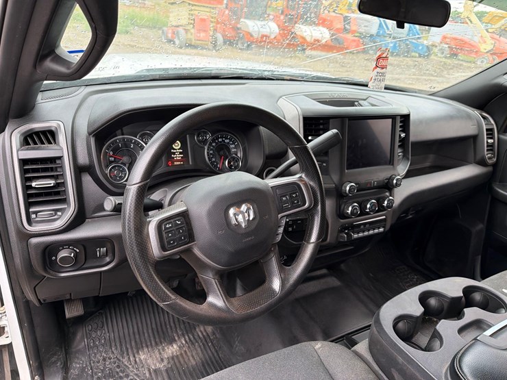 2022-dodge-3500-image-23