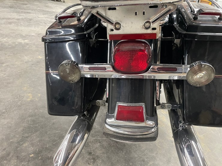 #210-•-2001-harley-davidson-ultra-classic-motorcycle-(has-wi-title)-image-26