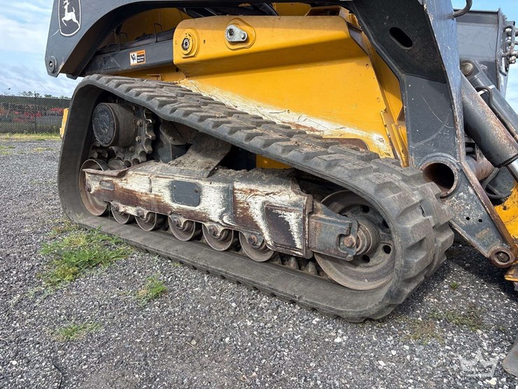 2022-deere-333g-image-28