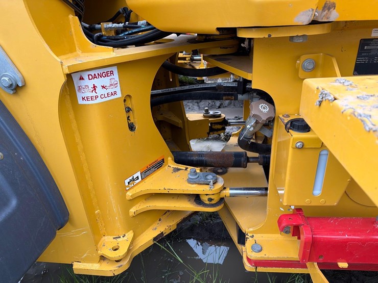 2023-deere-544p-image-5