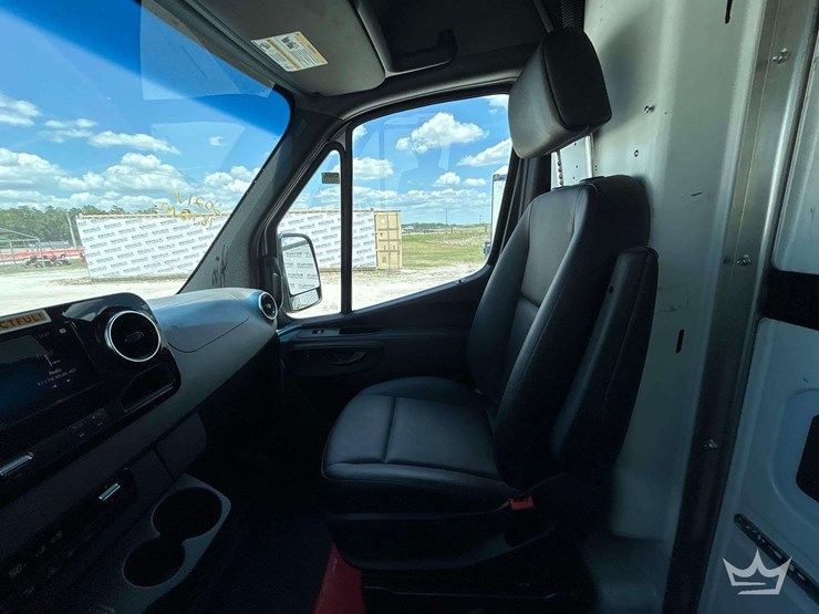1992-ford-cargo-image-20