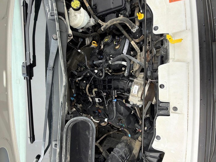 2021-ford-e350-image-22