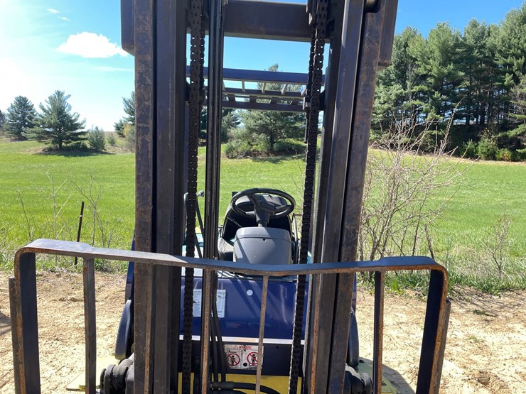 #308-•-komatsu-6,000-lbs,-propane-forklift-(non-moving)-image-27