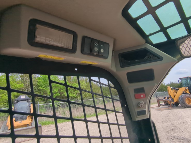 2019-caterpillar-259d-image-12