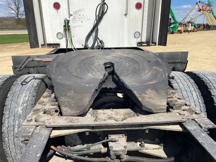 2013-kenworth-t660-image-50
