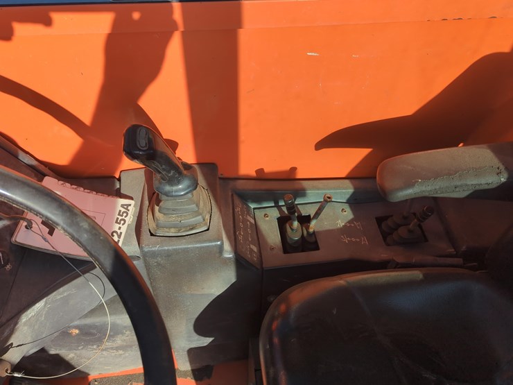 jlg-g12-55a-image-11