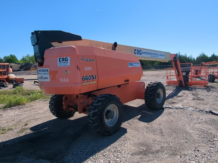 2017-jlg-660sj-image-4