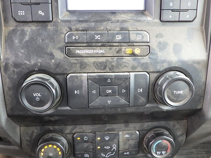 2022-ford-f550-image-46