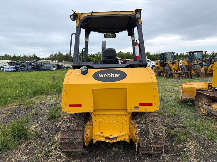 2022-deere-450-lt-image-7