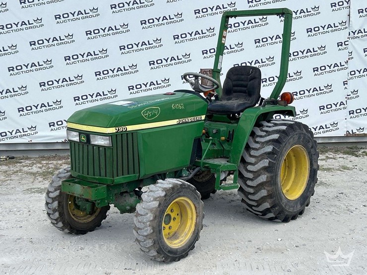 2006-john-deere-790-image-1