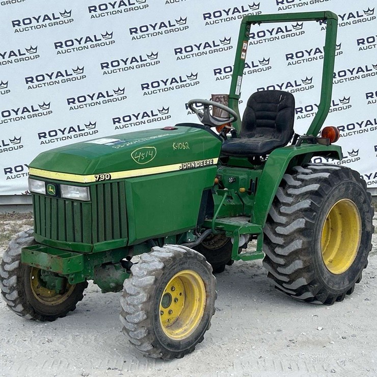 2006 JOHN DEERE 790