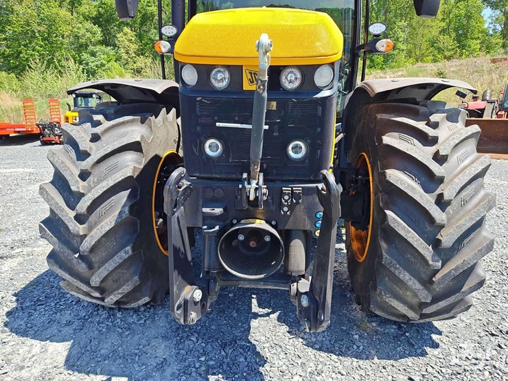 2022-jcb-fastrac-4220-image-38