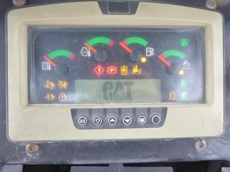 2015-caterpillar-d4k2-lgp-image-15