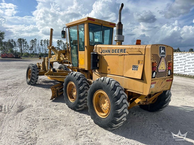 1992-deere-670b-image-4