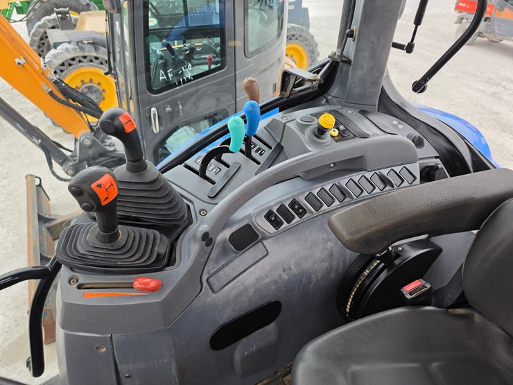 2006-new-holland-ts110a-image-15