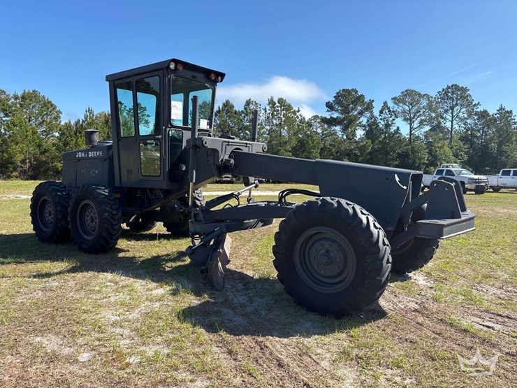 1986-deere-570a-image-2