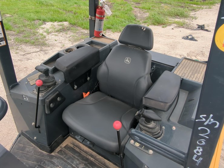 2022-deere-450-lt-image-16