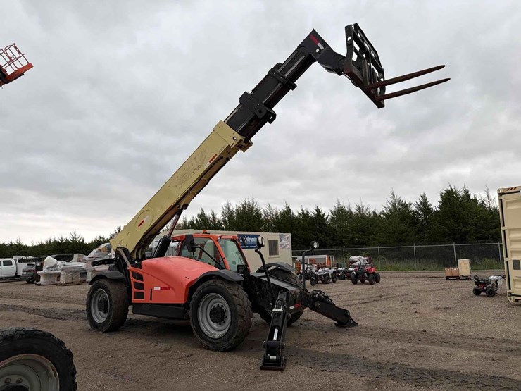 2016-jlg-1255-image-5