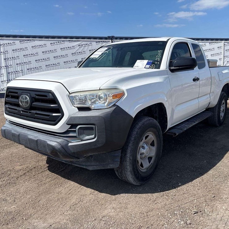 2018 TOYOTA TACOMA