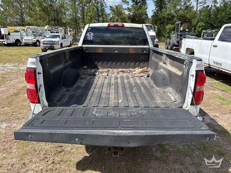 2015-gmc-sierra-2500hd-image-9