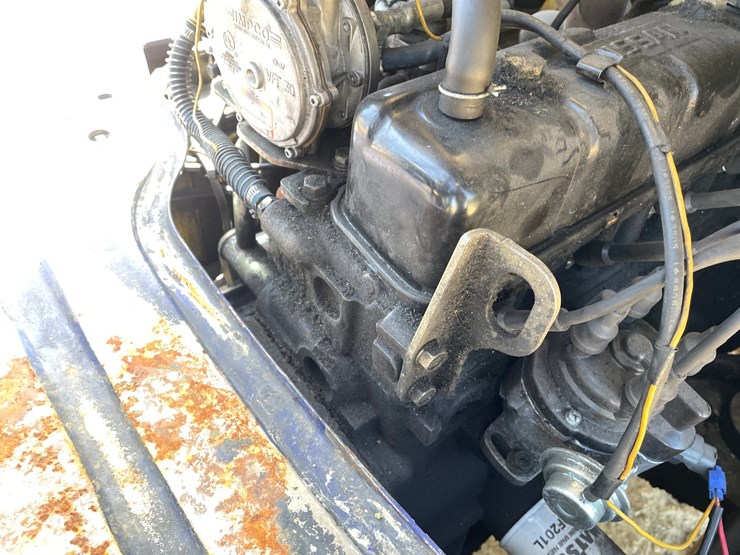 #308-•-komatsu-6,000-lbs,-propane-forklift-(non-moving)-image-52