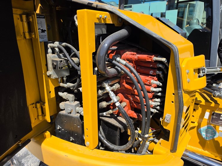 2018-deere-85g-image-9