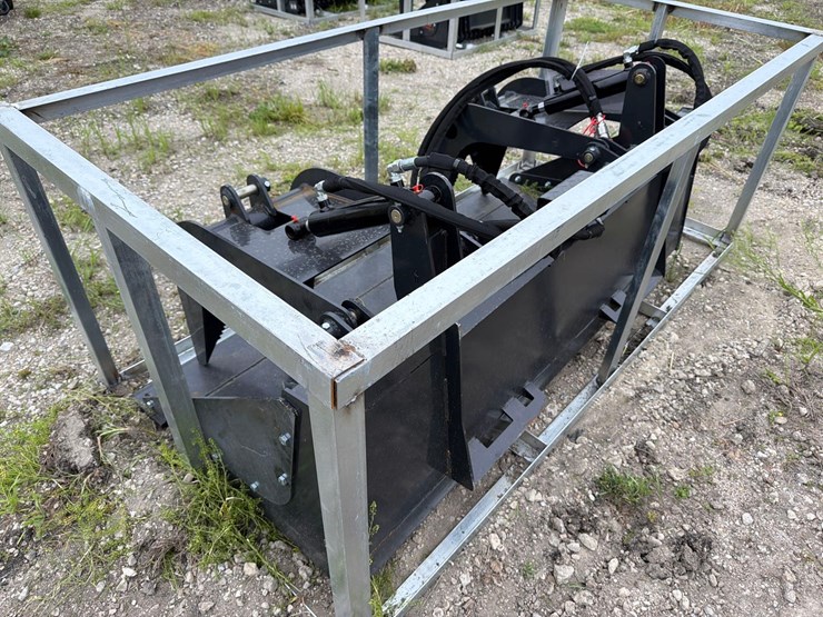 new-landhonor-sgb-11-72w-grapple-bucket-skid-steer-attachment-image-4