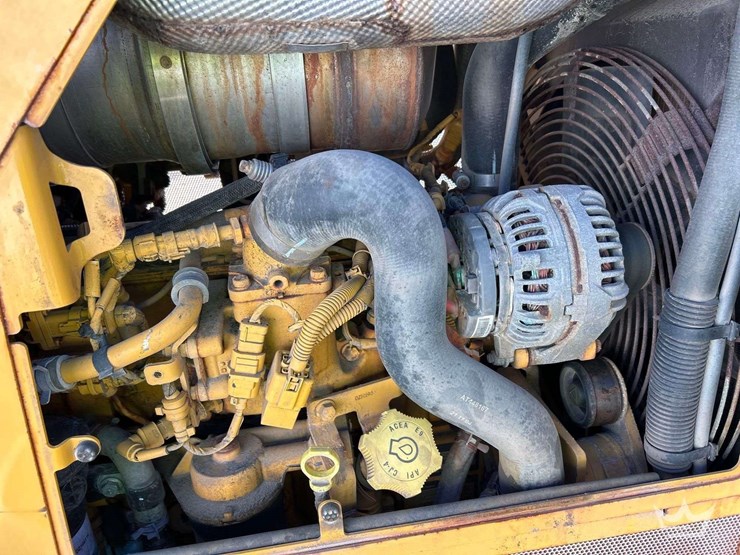 2022-deere-450k-lgp-image-7