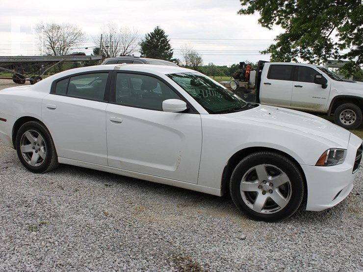 2014-dodge-charger-image-4