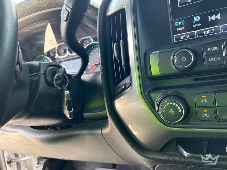 2018-chevrolet-silverado-1500-image-18