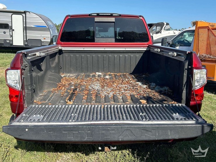 2016-nissan-titan-image-15