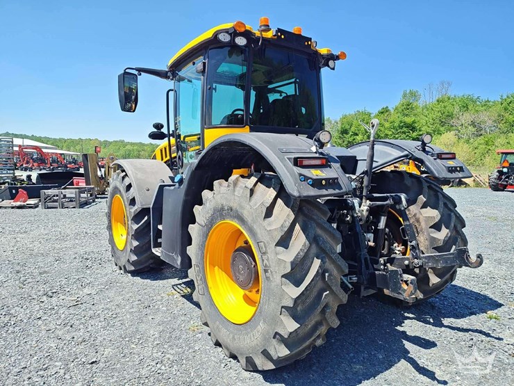 2022-jcb-fastrac-4220-image-4