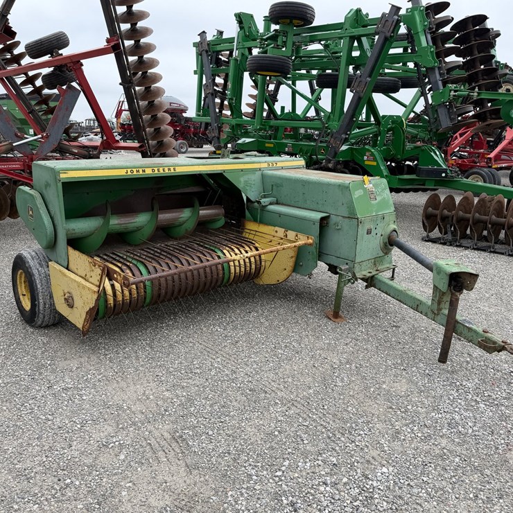 JOHN DEERE 337