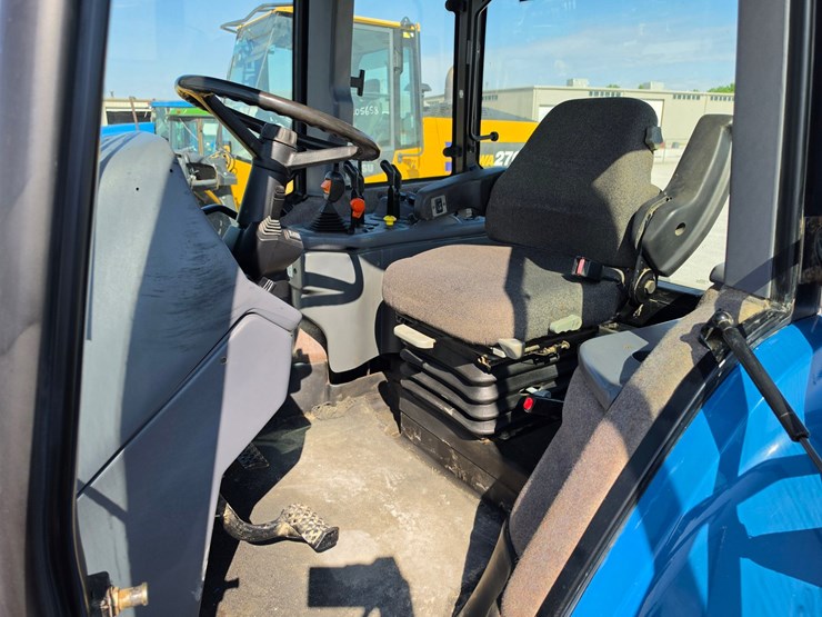 2001-new-holland-8870-image-8