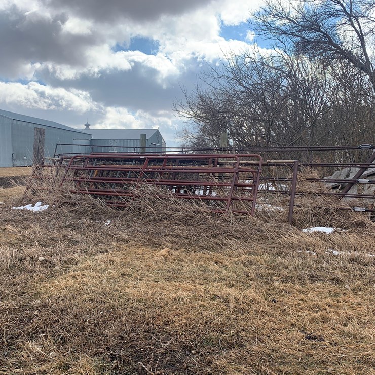 Miscellaneous Cattle Gates **SOLD ONSITE ONLY, NO ONLINE BIDS WILL BE ACCEPTED**