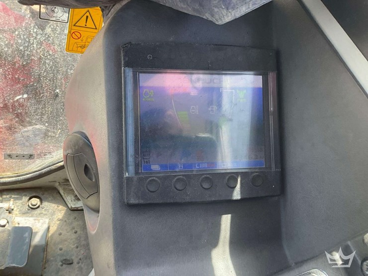 2016-takeuchi-tb280fr-image-7