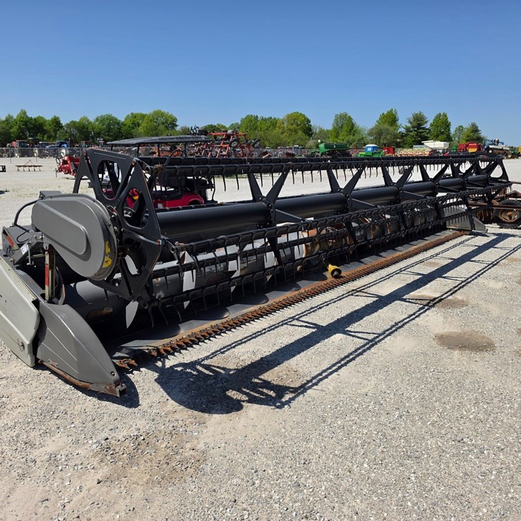 2007 GLEANER 8200