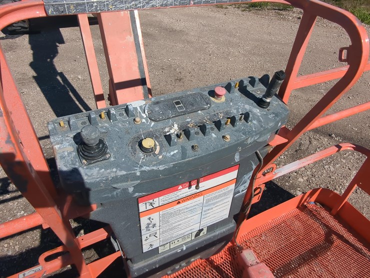 2017-jlg-660sj-image-8