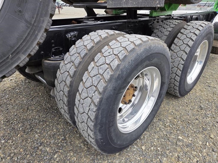 2015-kenworth-t800-image-73