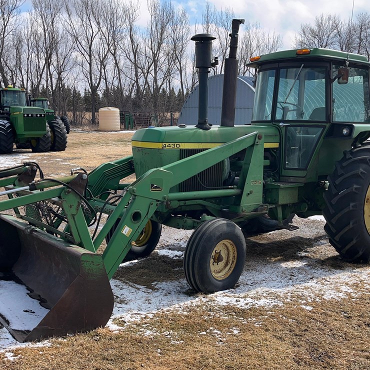 1975 JOHN DEERE 4430