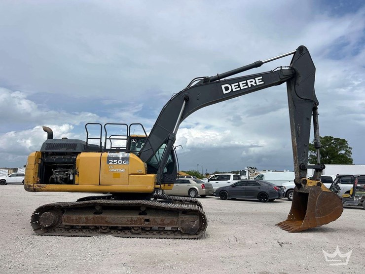 2016-deere-250g-lc-image-38