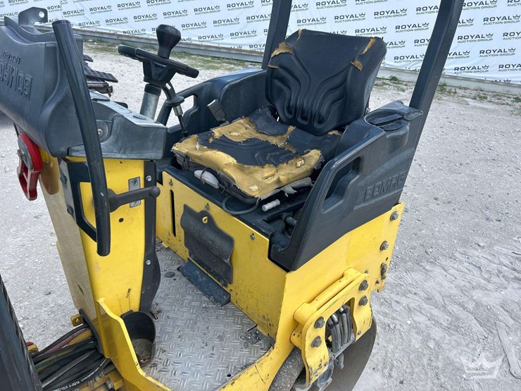 2016-bomag-bw90-image-15