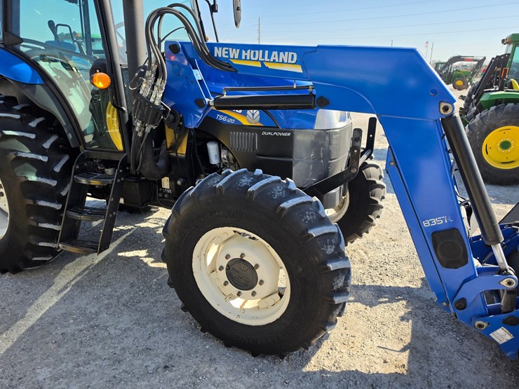 2013-new-holland-ts6.120-image-22