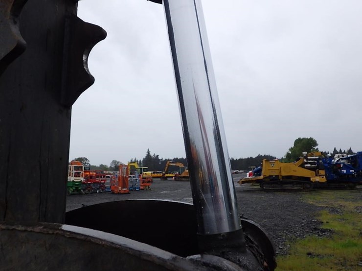 deere-135g-image-16