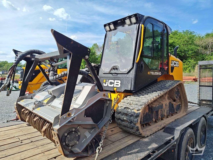 2023-jcb-3ts-8t-image-1